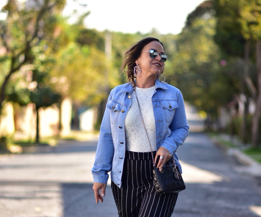 Como Combinar Body de Renda para um Encontro Romântico