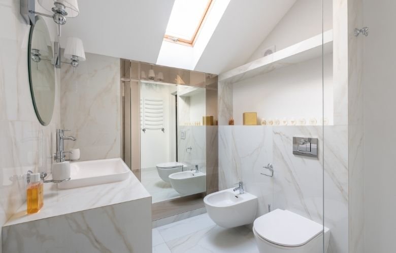 soluções de armazenamento para banheiro pequeno