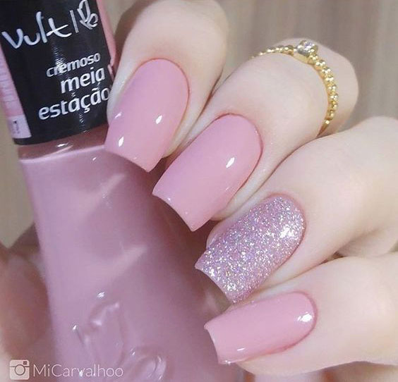 Outubro Rosa: Unhas Criativas com Glitter e Brilho