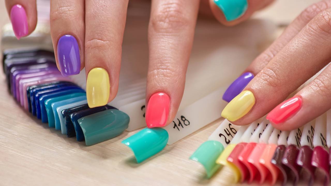 Como Combinar Tons Terrosos na Manicure de Verão 2026