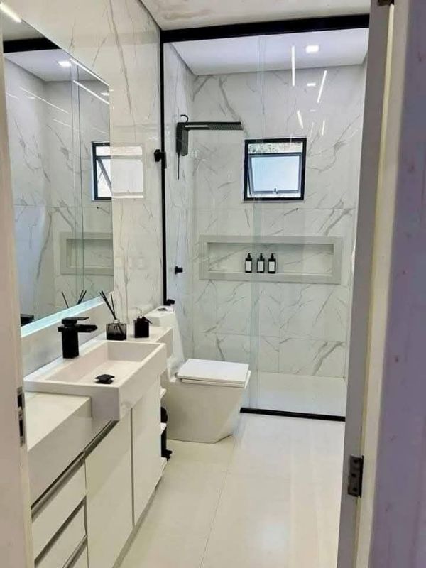 materiais naturais em banheiros