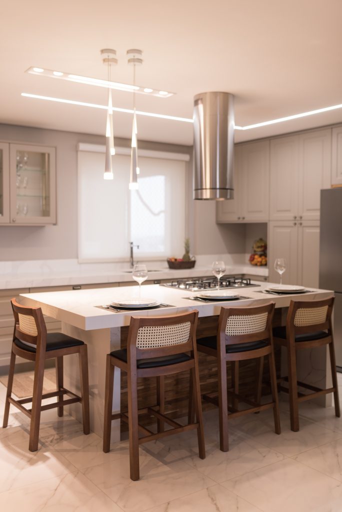 como escolher luz para bancada de cozinha