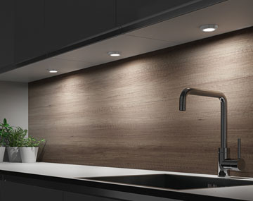 iluminação de armário de cozinha sem furos