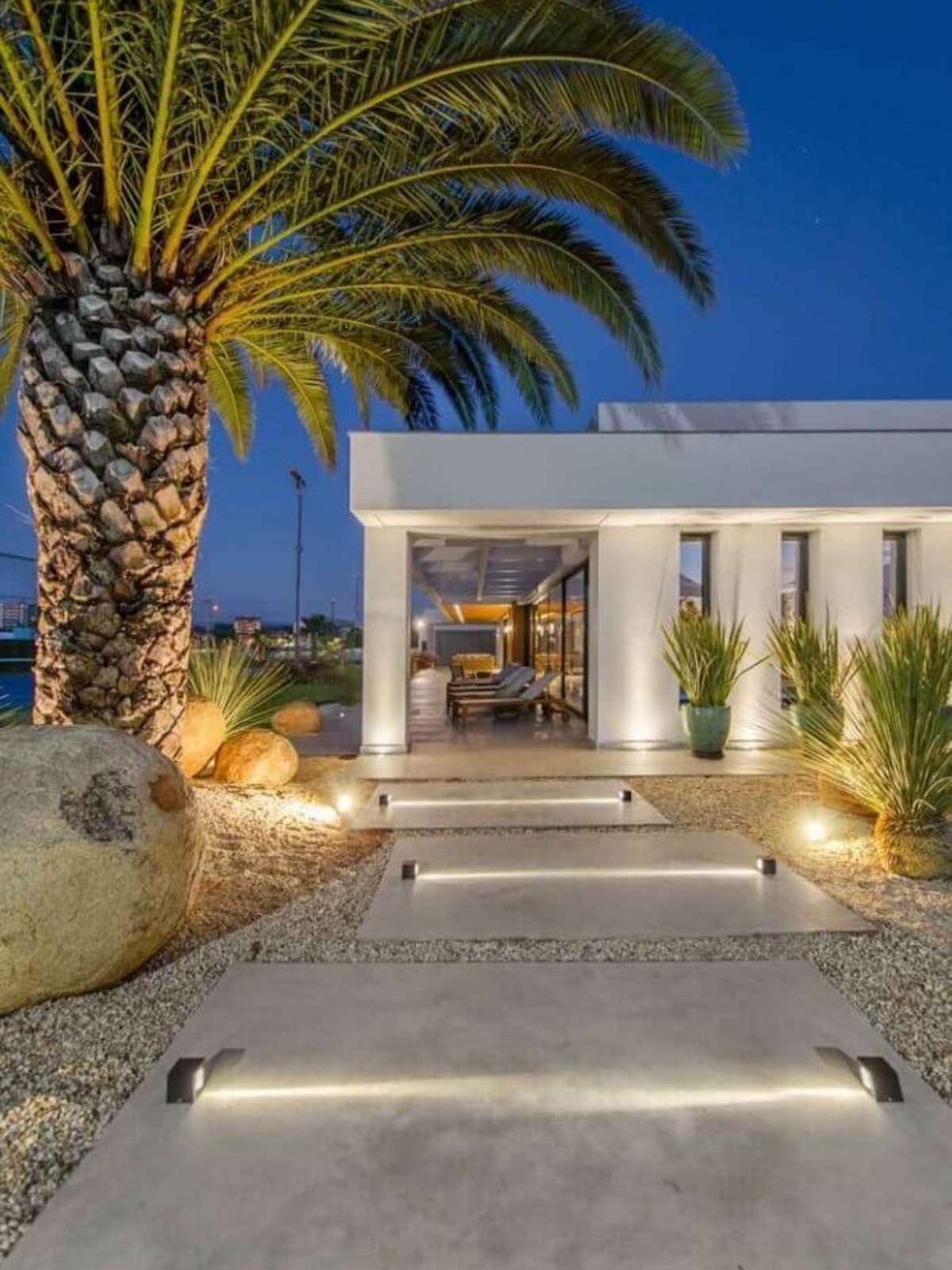 Segurança e Estilo: A Importância dos Balizadores no Paisagismo