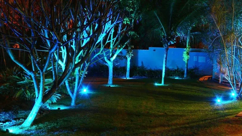Iluminação de Muros e Fachadas com Refletores de LED