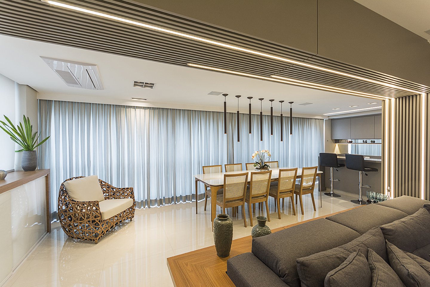 iluminação para sala de jantar com luz amarela