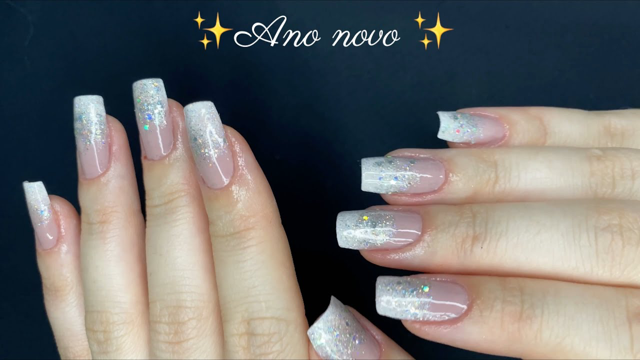 Unhas Glazed Donut: o passo a passo para o efeito espelhado