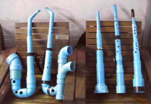 instrumentos musicais feitos de reciclados
