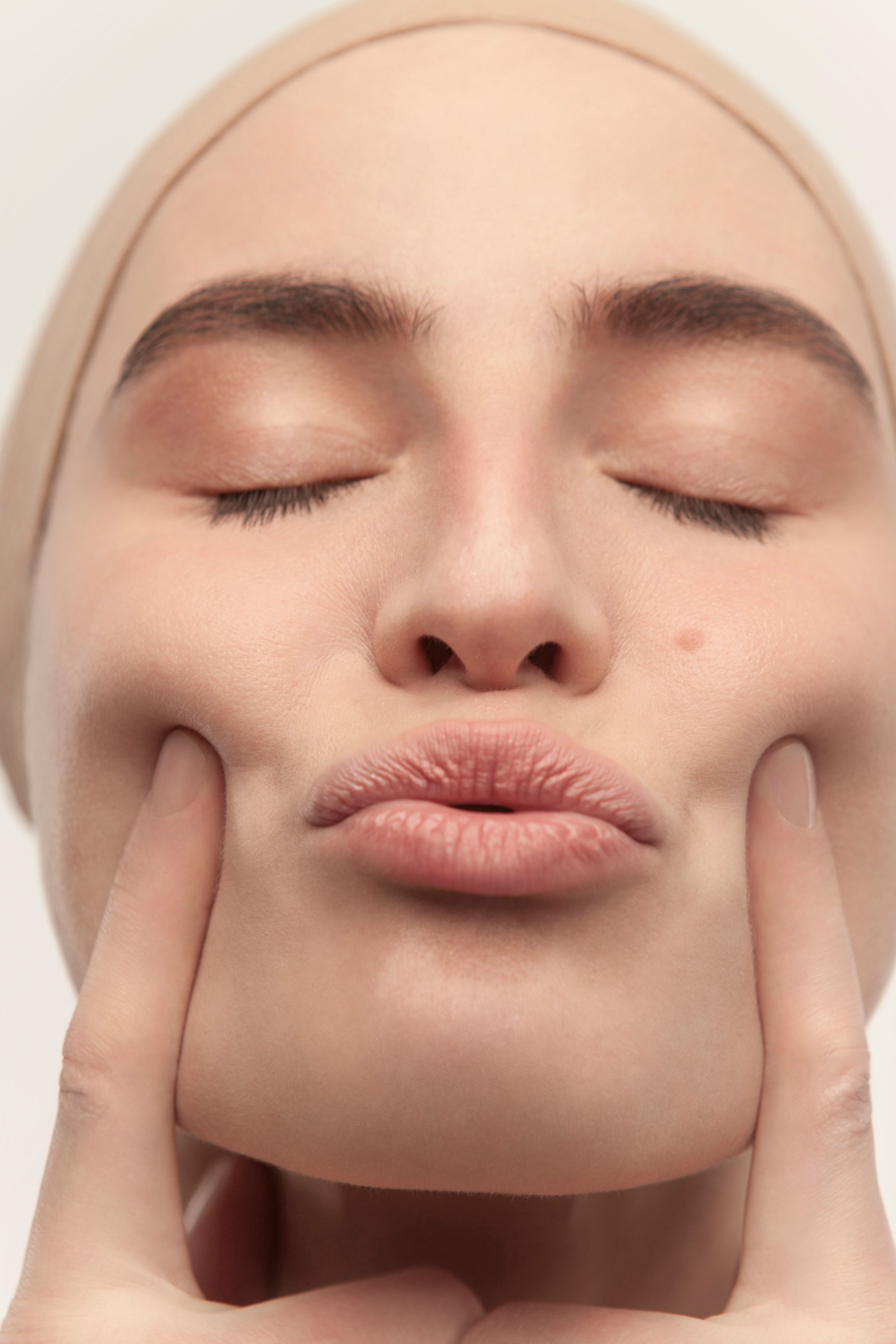 Guia Completo de Exercícios de Ioga Facial para Cada Região do Rosto