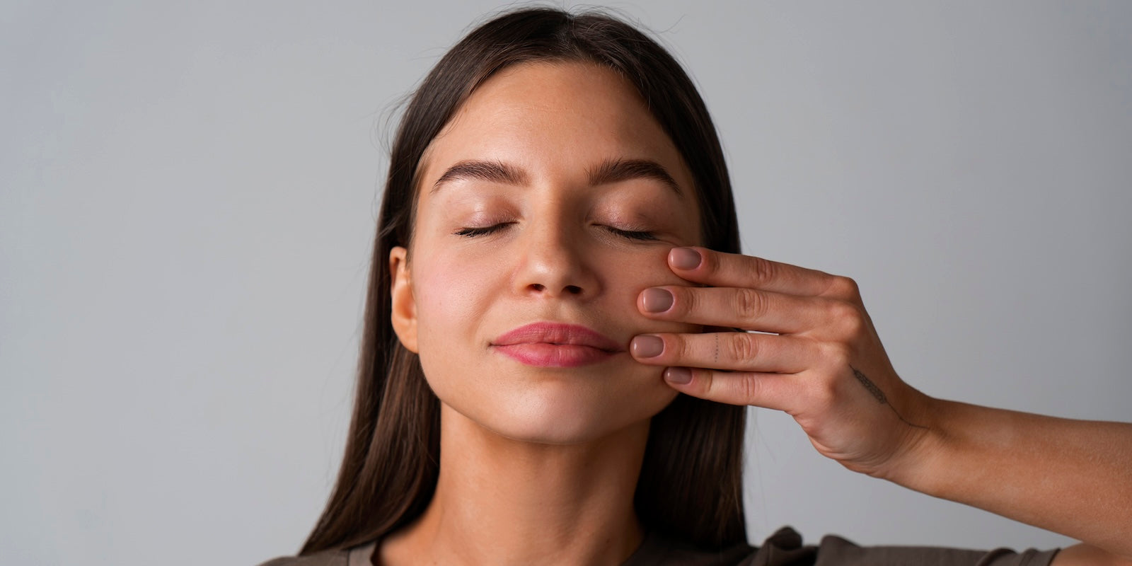 Rotina de Ioga Facial de 10 Minutos para o Dia a Dia