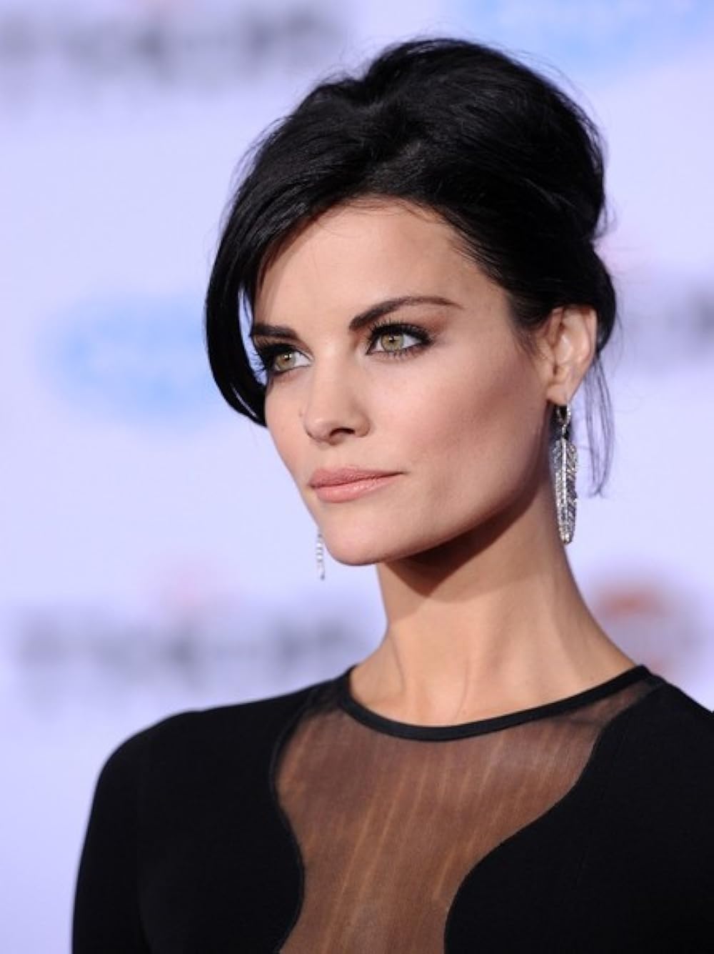 Jaimie Alexander: A Jornada da Atriz de Ação de 'Blindspot' ao MCU