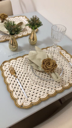 Passo a Passo: Crie Seu Próprio Jogo Americano de Crochê com Bico Rendado