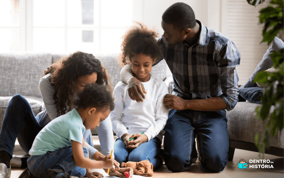 jogos de estratégia para 4 pessoas