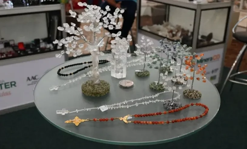 Joias Artesanais vs. Joias Industriais: Diferenças e Vantagens