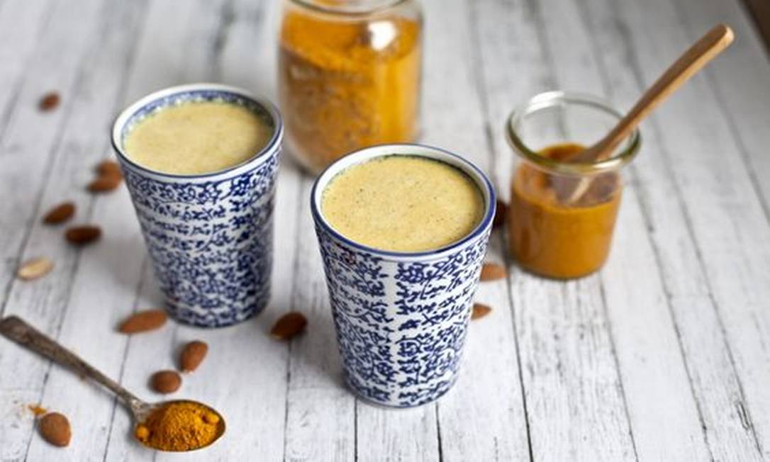 como fazer leite dourado para dormir