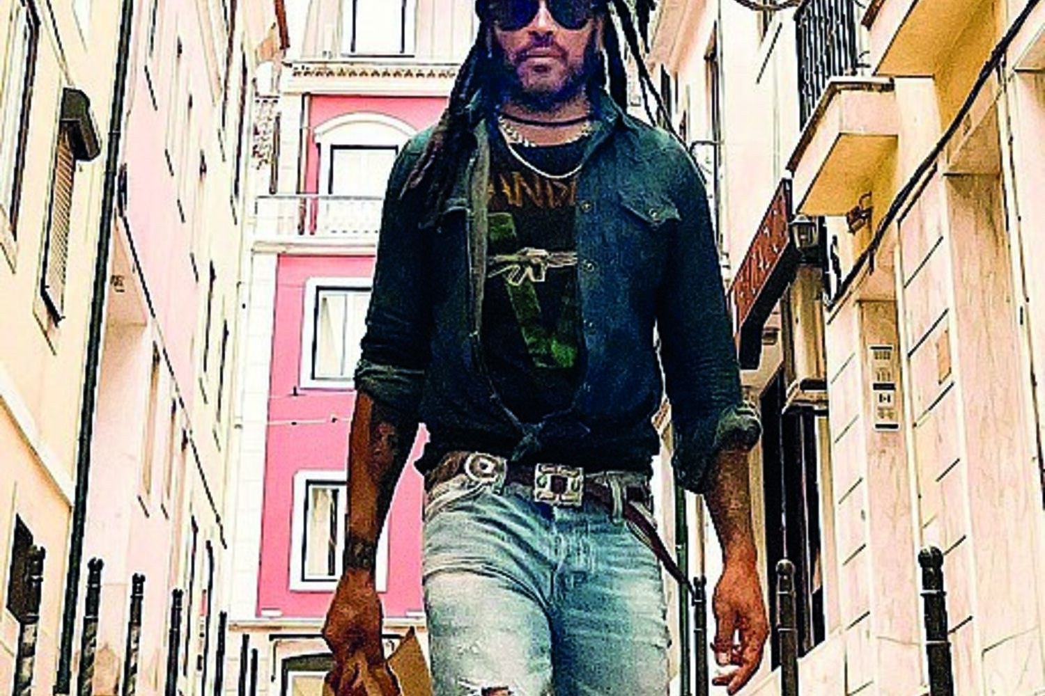 lenny kravitz dreadlocks arrancados por fã