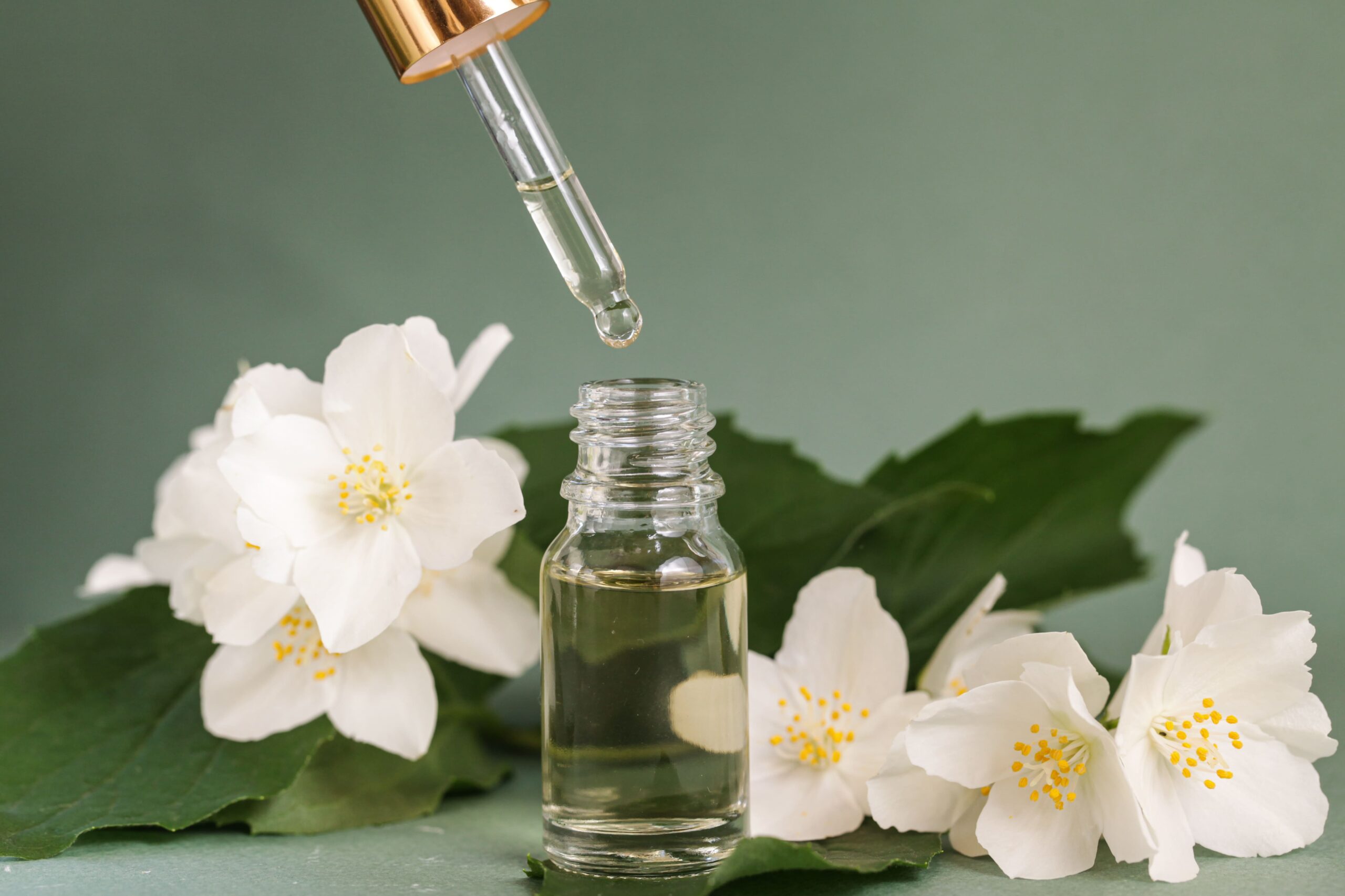 Segurança na Aromaterapia: Precauções Essenciais ao Usar Óleos