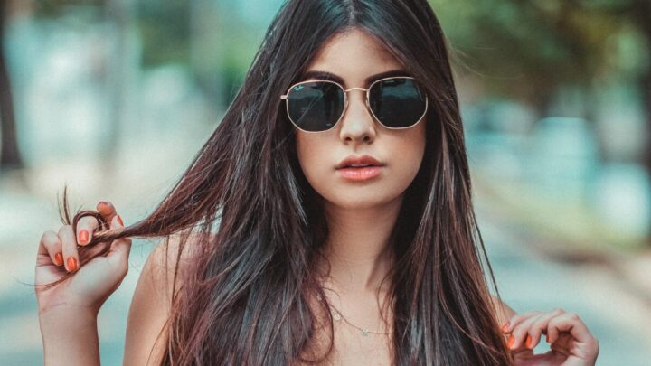 Como usar a linguagem corporal para entender flerte