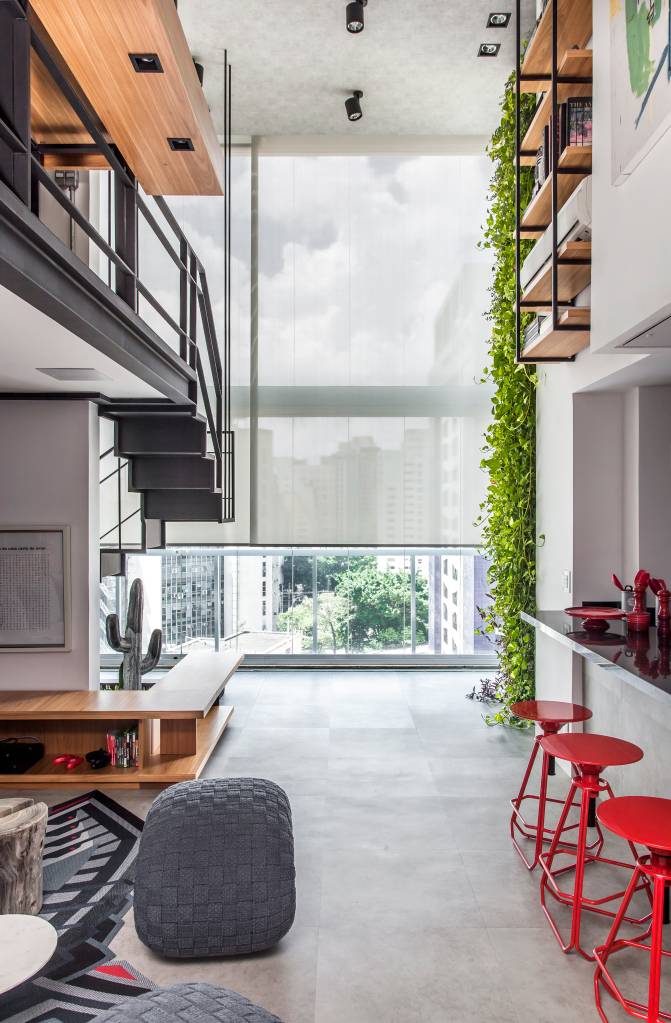 Vantagens e Desvantagens de Investir em Imóveis com Pé Direito Duplo