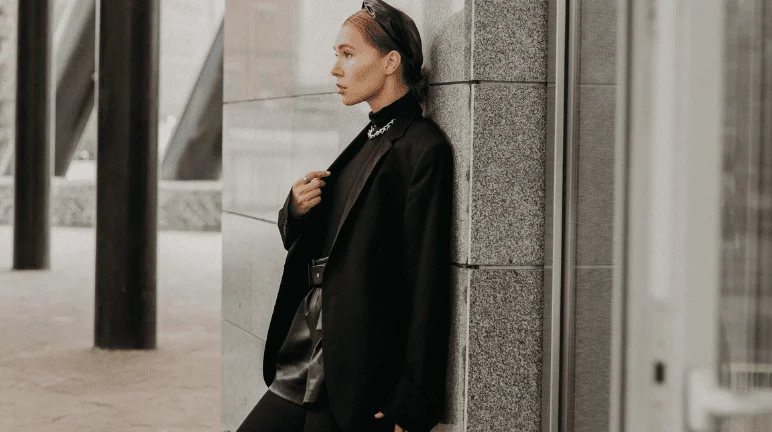 Look All Black para Cada Ocasião: Do Escritório à Balada com Estilo