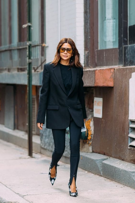 Desvendando as Texturas: O Segredo para um Visual Todo Preto que Não é Monótono