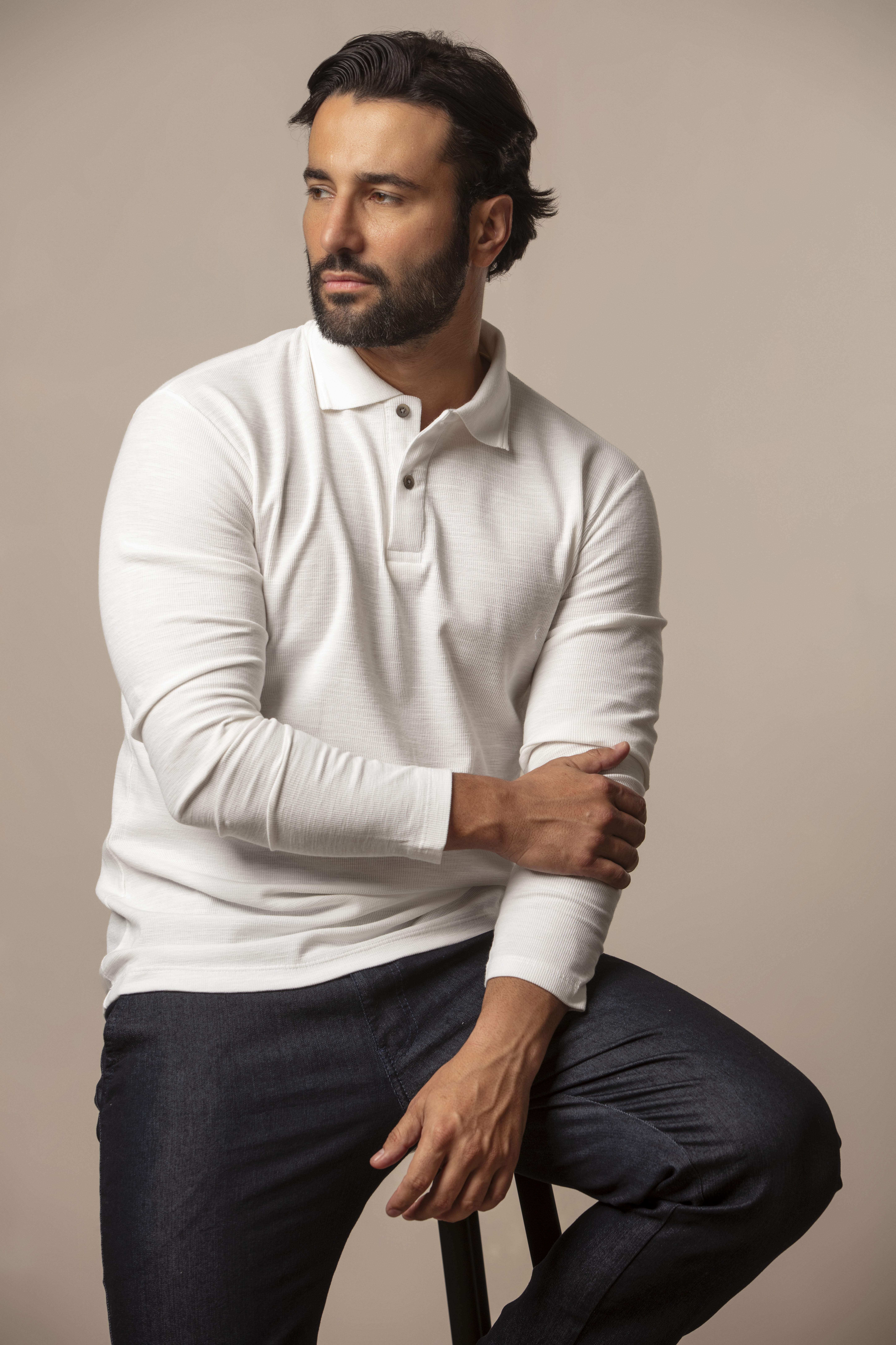 5 ideias de títulos:
1. Guia Completo: Como Montar Looks Casuais Masculinos Modernos
2. As 5 Peças Essenciais para um Guarda-Roupa Casual Masculino Versátil
3. Streetwear vs. Smart Casual: Qual Estilo Masculino Combina Mais Com Você?
4. Dicas de Styling: A Regra das 3 Cores e Acessórios para Elevar seu Visual
5. Tendências 2026: O Futuro do Estilo Casual Masculino