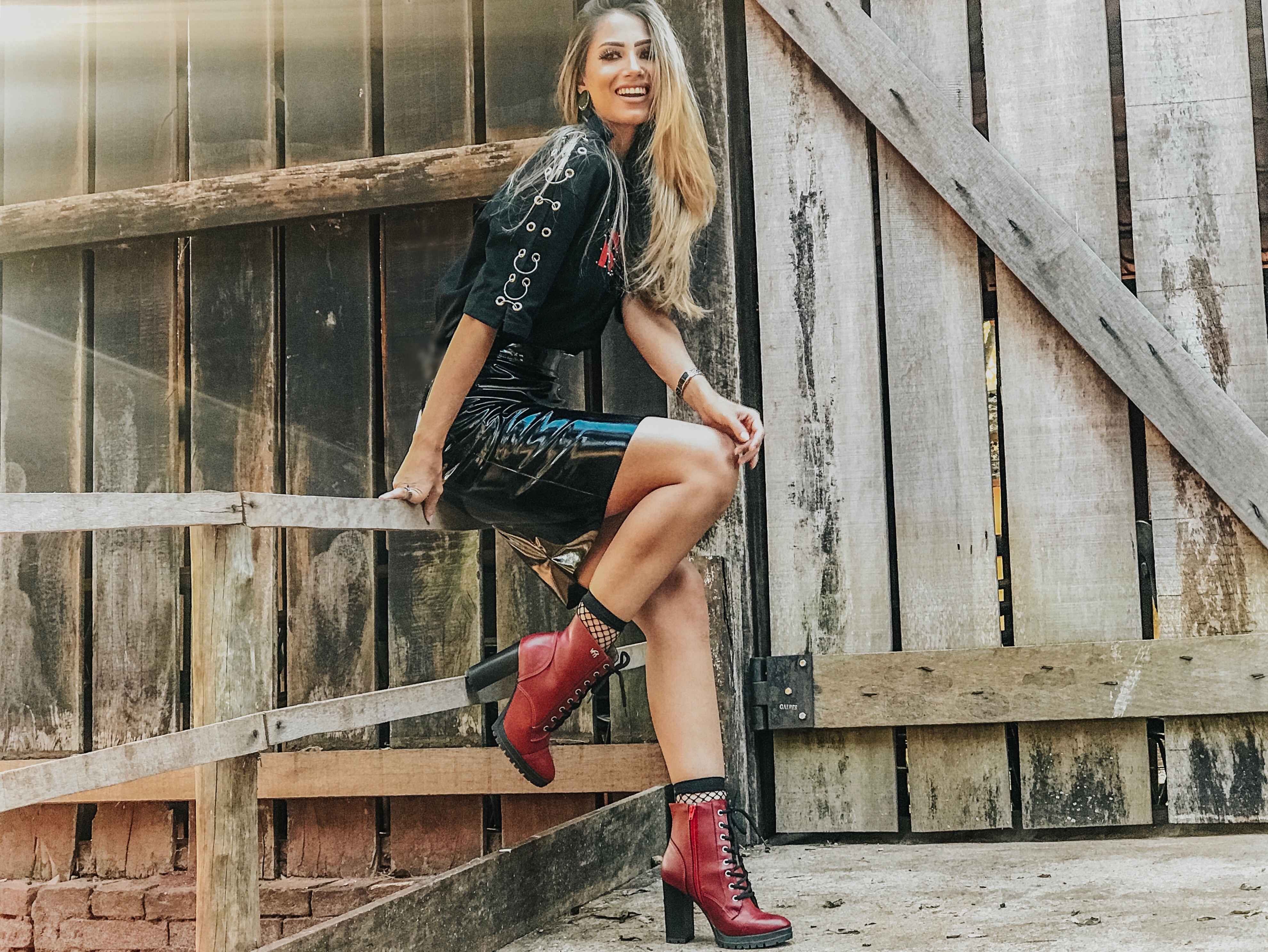 Coturno no Trabalho: Dicas de Estilo com Alfaiataria para um Visual Profissional e Moderno