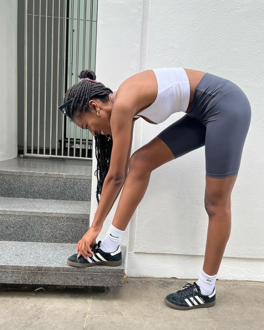 Descubra o Estilo Tenniscore: Dicas para Adotar a Tendência