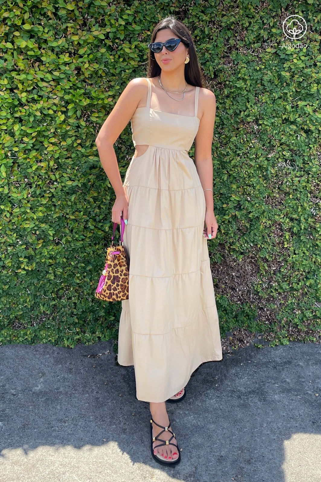 Como combinar vestido longo de algodão com jaqueta jeans