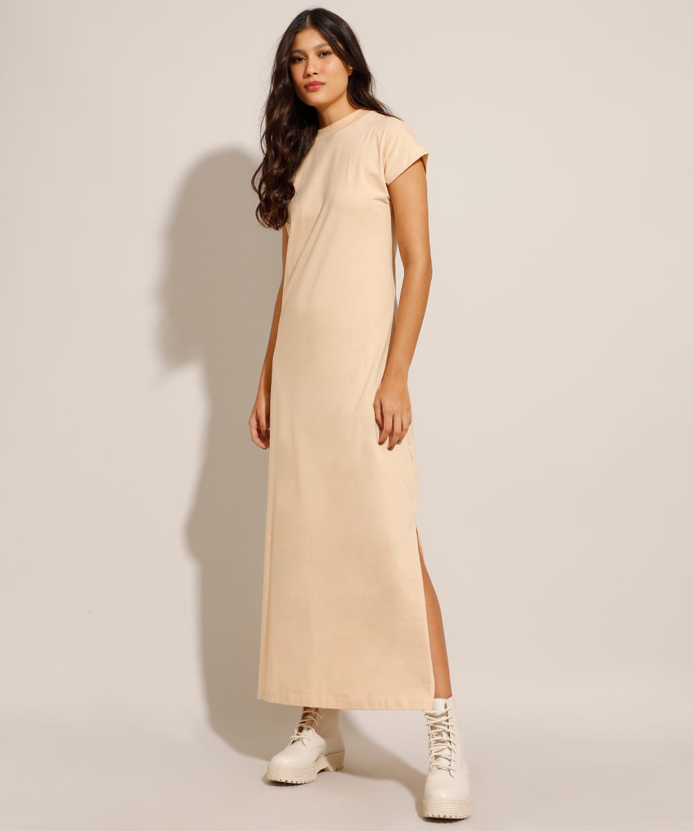 Como combinar vestido longo de algodão com jaqueta jeans