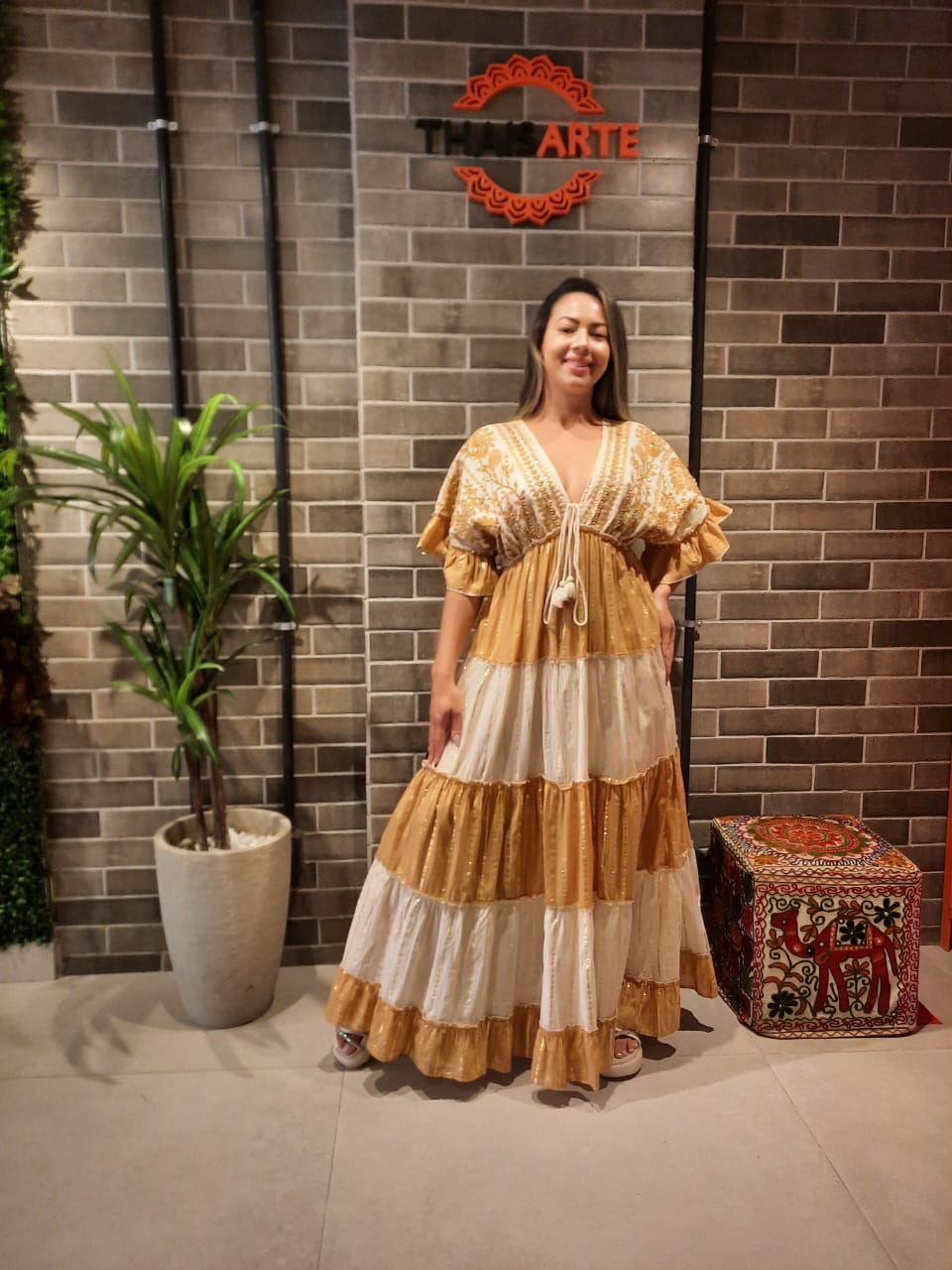 Acessórios que elevam o look com vestido longo de algodão