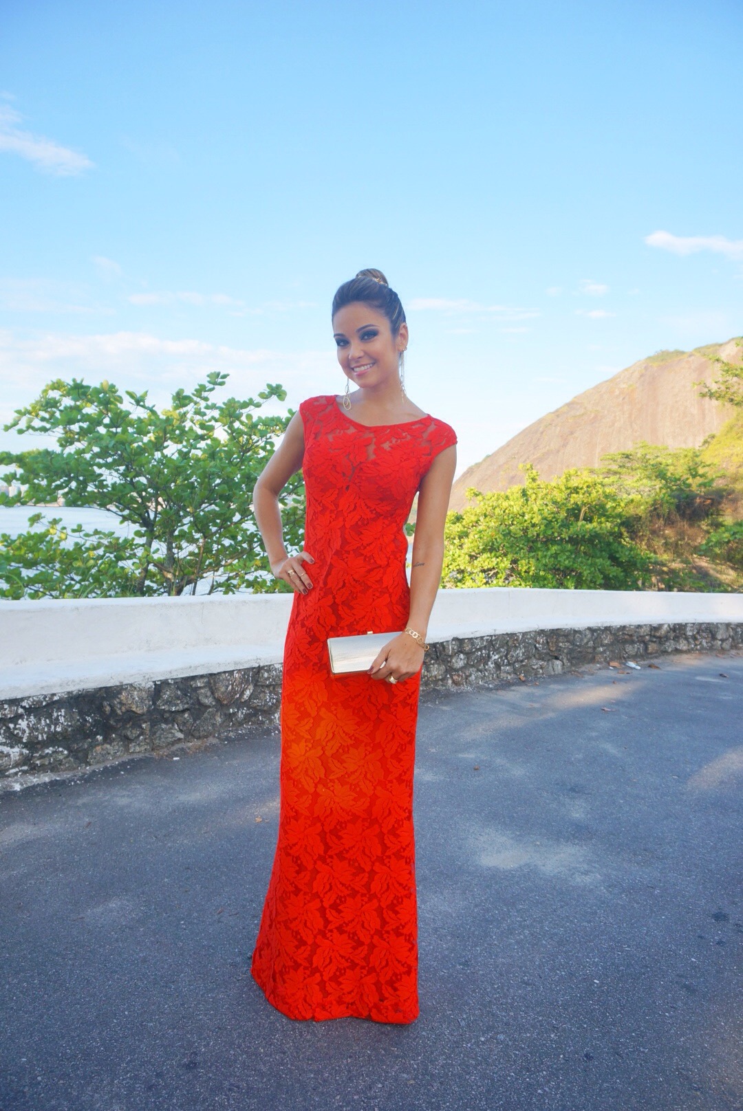 Como escolher a maquiagem ideal para um vestido vermelho