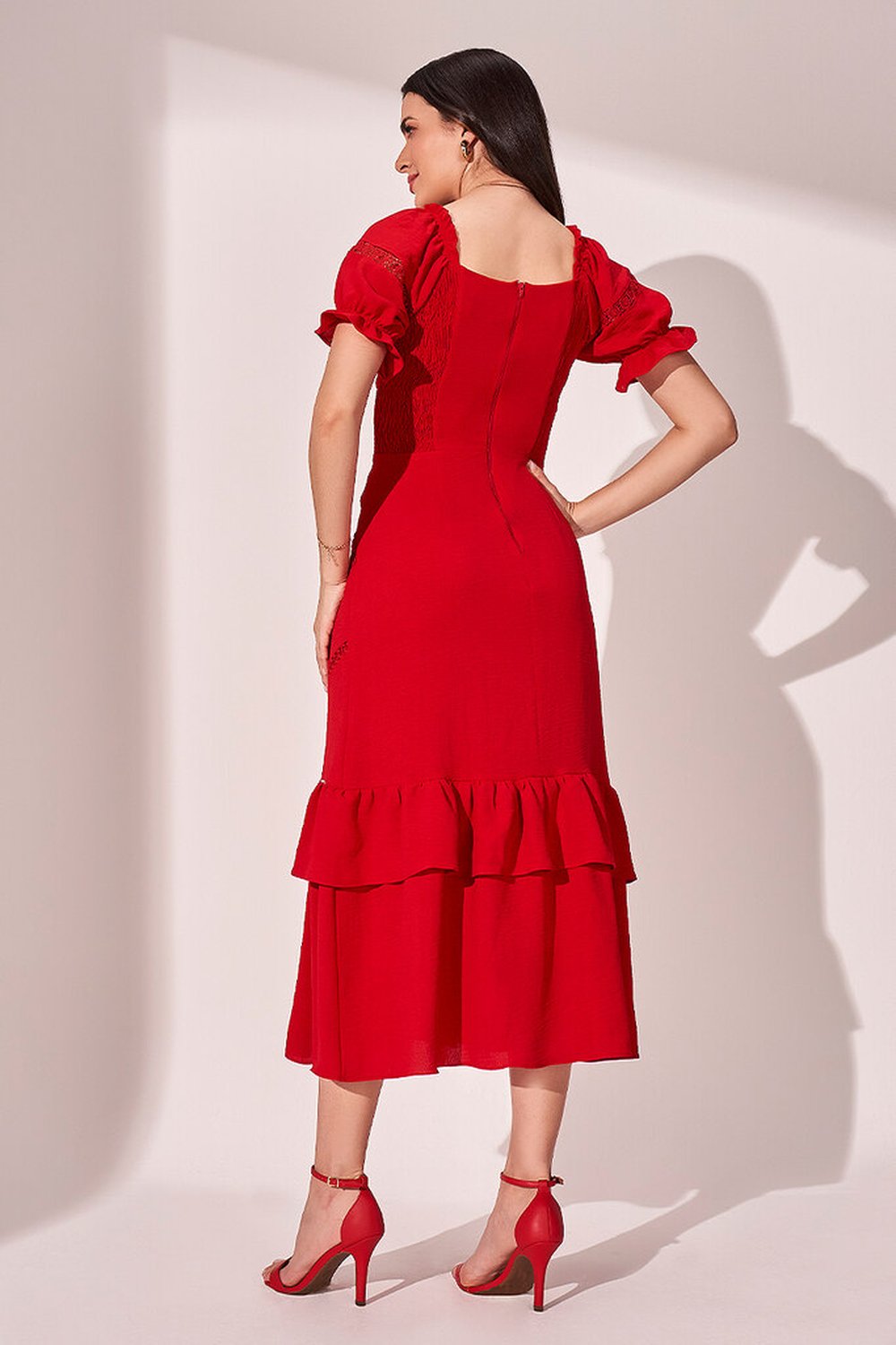 Looks de festa com vestido vermelho: inspire-se!