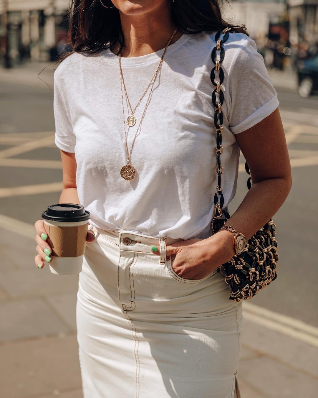 looks com camiseta branca bsica