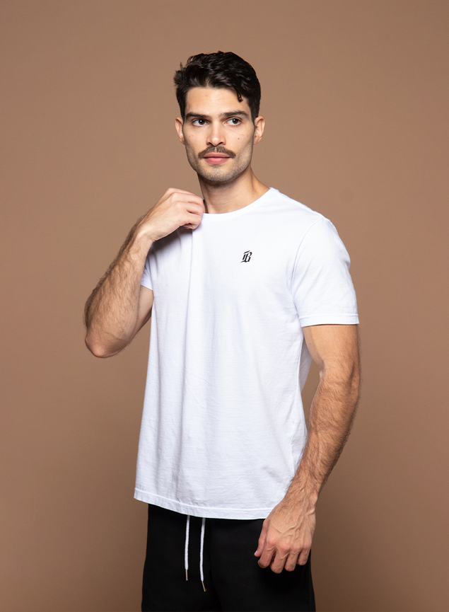 Cores que Combinam com Branco: Paleta para Looks Versáteis