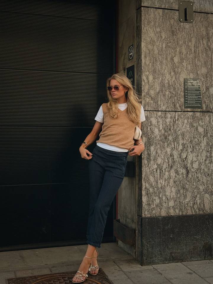 10 Acessórios Essenciais para Transformar seu Look com Camiseta Branca