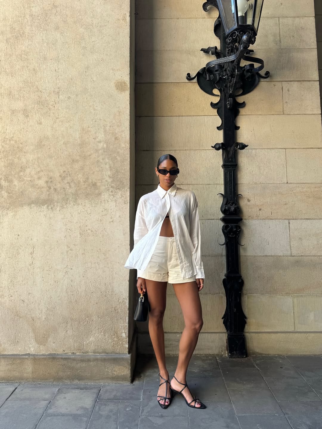 Salto Bloco vs. Kitten Heel: Qual o Ideal para Cada Ocasião?