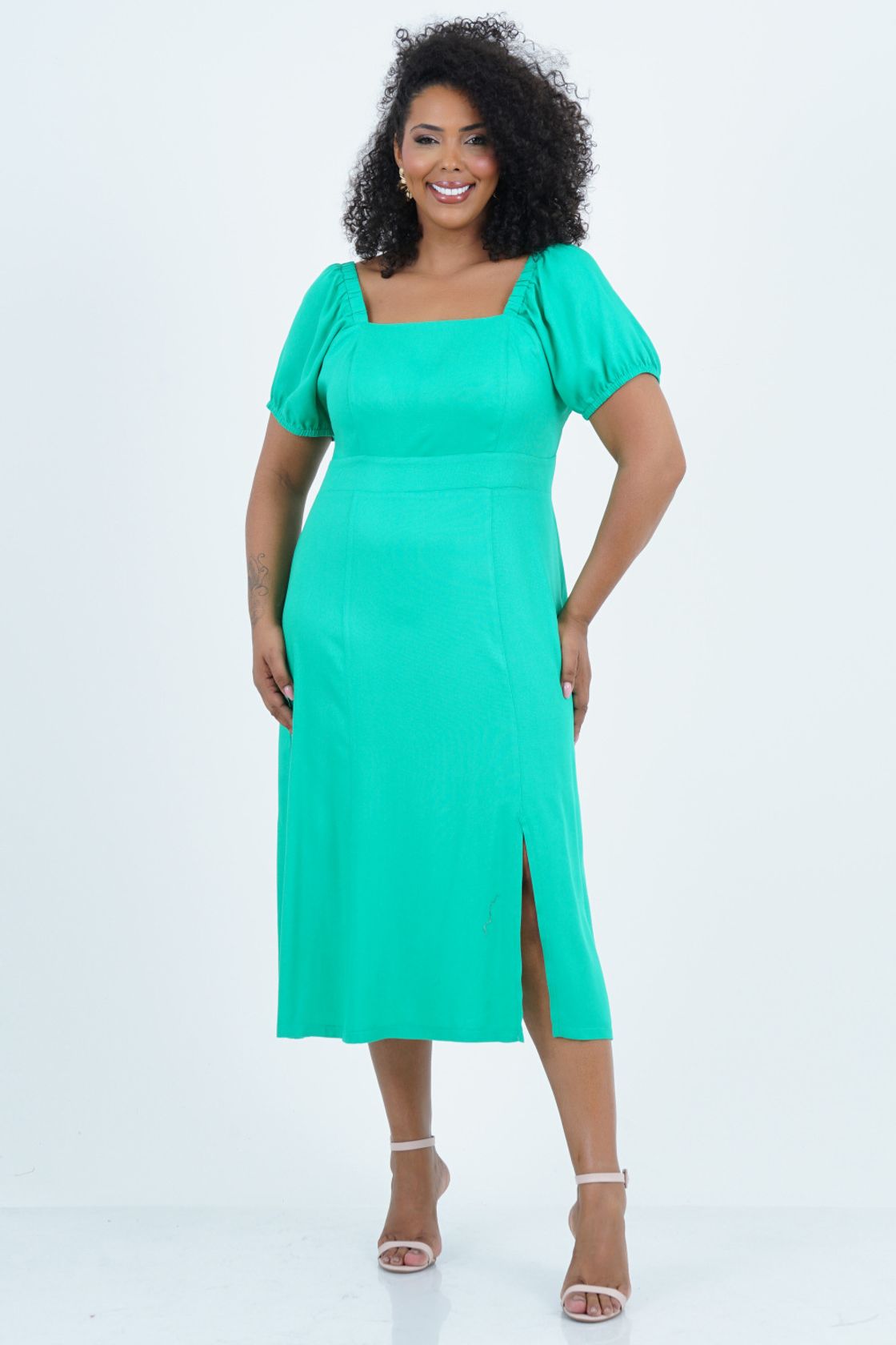 Guia completo de tecidos para moda plus size