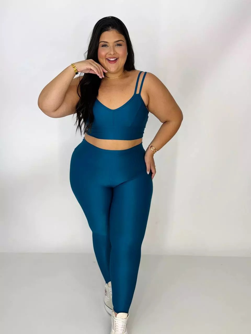Dicas de como combinar alfaiataria com peças casuais plus size