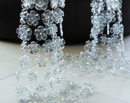 Inspirações Criativas: 10 Modelos de Luminárias de Garrafa PET para Decorar