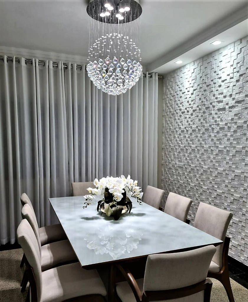 qual lustre para mesa de jantar redonda