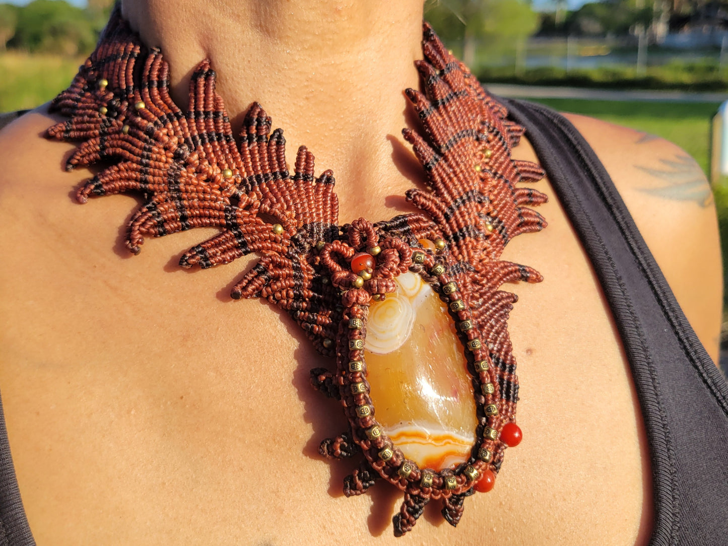 Tendências de colares de macramê com pedras naturais