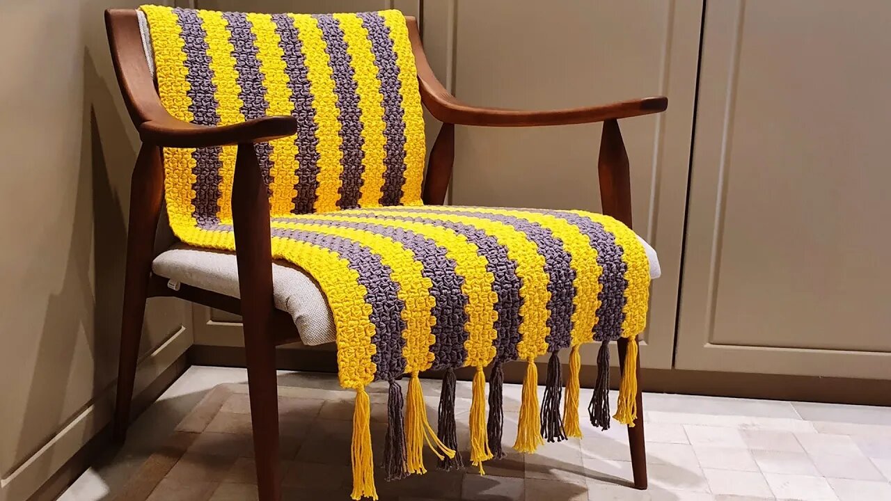 10 Ideias Criativas para Decorar Seu Sofá com Mantas de Crochê