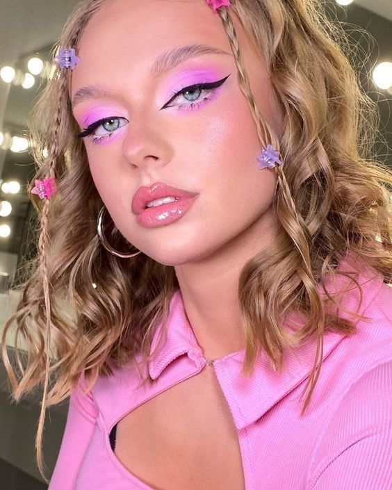 Maquiagem Y2K: Tendências Atuais e Onde Encontrar os Melhores Itens