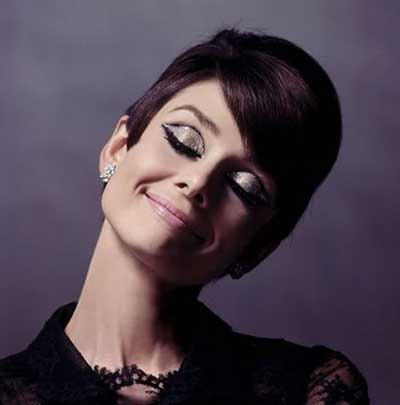 maquiagem anos 60 cílios