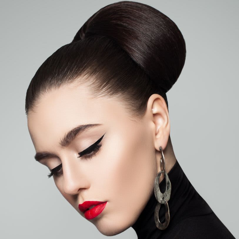 maquiagem anos 60 delineado