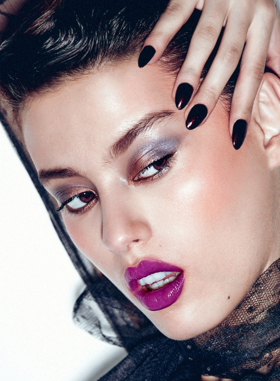 A História da Maquiagem nos Anos 80: Influências e Ícones de Estilo