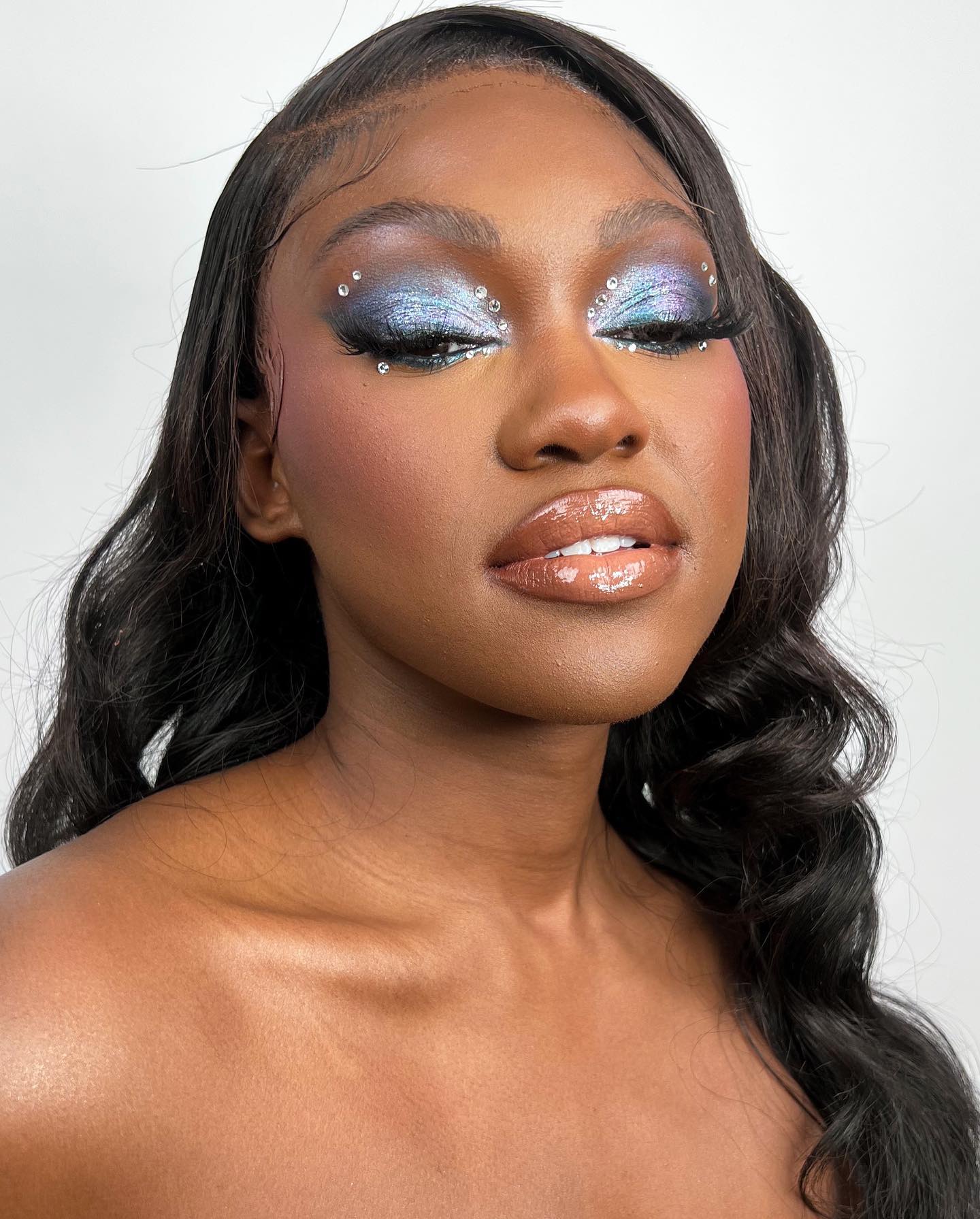 Maquiagem Azul para Todas: Dicas de Estilo e Produtos Essenciais