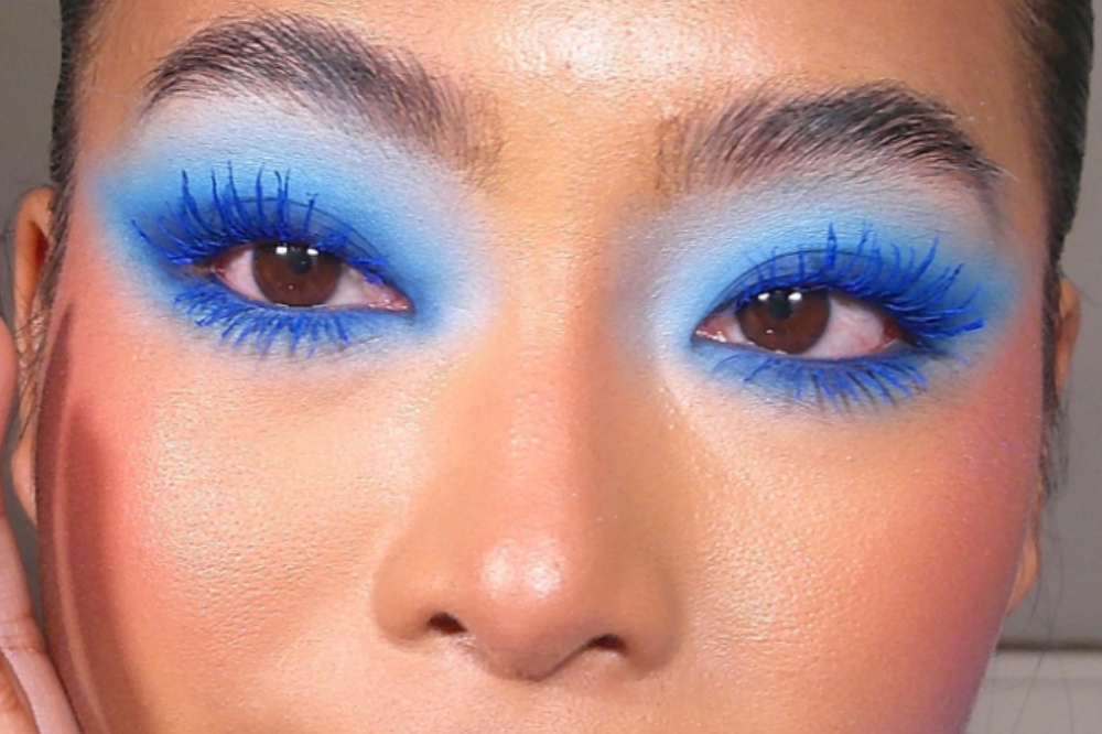 Maquiagem Azul para Todas: Dicas de Estilo e Produtos Essenciais