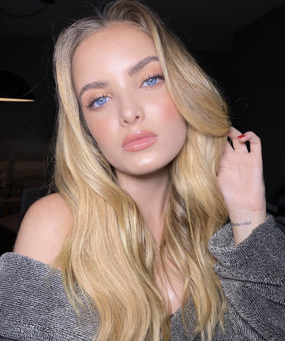 maquiagem com acabamento luminoso